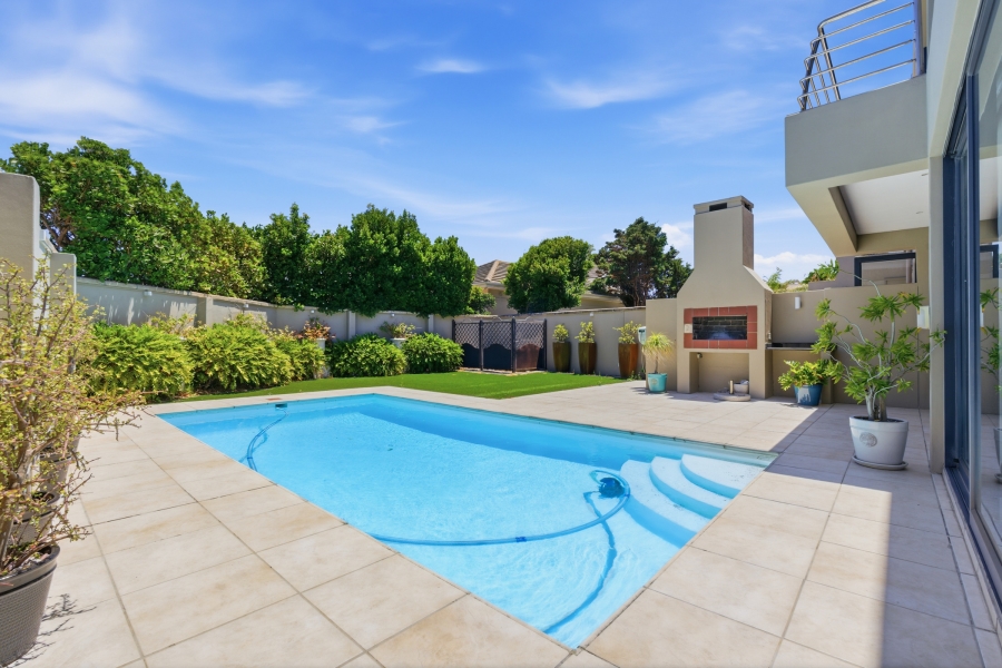 To Let 3 Bedroom Property for Rent in Sunset Links Western Cape